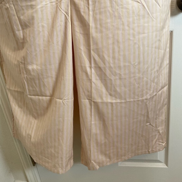 Miss Look wide-leg jumpsuit in a light pale yellow and beige, color size small - Picture 7 of 12